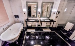Fairmount Peace Hotel Shanghai - Bathroom